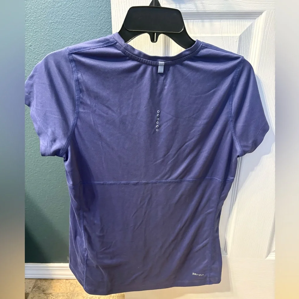 🔴10/$10! Nike Dri Fit Tee - Picture 4 of 4